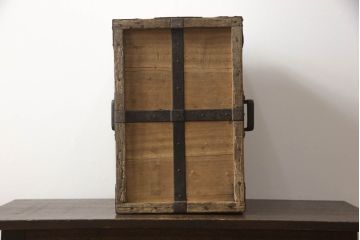 和製アンティーク　珍品!!　関東　荘厳な雰囲気を醸し出す金具の立派な総桐船箪笥(掛硯型、懸硯型、金庫箪笥、総桐箪笥、総桐たんす、舟箪笥、時代箪笥、帳場箪笥、小物収納、小引き出し)(R-070426)