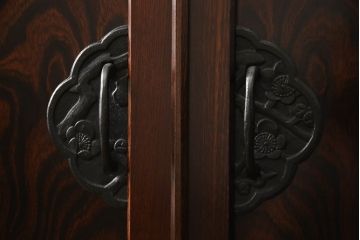 中古　志太民芸家具　天板リメイク　美しい杢目が上質な和の雰囲気を演出するローチェスト(サイドボード、サイドチェスト、ローボード、和箪笥、収納箪笥、整理タンス、引き出し、テレビ台、テレビボード)(R-070427)