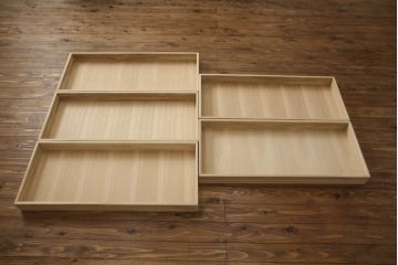 中古　志太民芸家具　天板・脚または台輪を付けてリメイク　美しい杢目が上質な和の雰囲気を演出するローチェスト(サイドボード、サイドチェスト、ローボード、和箪笥、収納箪笥、整理タンス、引き出し、テレビ台、テレビボード)(R-070428)