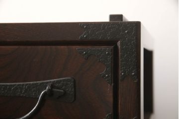 中古　志太民芸家具　天板・脚または台輪を付けてリメイク　美しい杢目が上質な和の雰囲気を演出するローチェスト(サイドボード、サイドチェスト、ローボード、和箪笥、収納箪笥、整理タンス、引き出し、テレビ台、テレビボード)(R-070428)