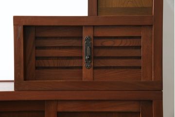 和製ビンテージ　高級工芸家具　総欅(ケヤキ)材　古金具リメイク　職人手作り　小振りな階段箪笥(階段タンス、収納たんす、和箪笥、時代箪笥、引き出し、ヴィンテージ)(R-070433)
