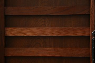 和製ビンテージ　高級工芸家具　総欅(ケヤキ)材　古金具リメイク　職人手作り　小振りな階段箪笥(階段タンス、収納たんす、和箪笥、時代箪笥、引き出し、ヴィンテージ)(R-070433)