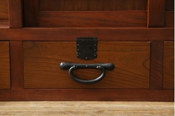 和製ビンテージ　高級工芸家具　総欅(ケヤキ)材　古金具リメイク　職人手作り　小振りな階段箪笥(階段タンス、収納たんす、和箪笥、時代箪笥、引き出し、ヴィンテージ)(R-070433)