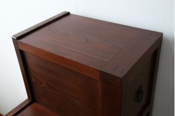 和製ビンテージ　高級工芸家具　総欅(ケヤキ)材　古金具リメイク　職人手作り　小振りな階段箪笥(階段タンス、収納たんす、和箪笥、時代箪笥、引き出し、ヴィンテージ)(R-070433)