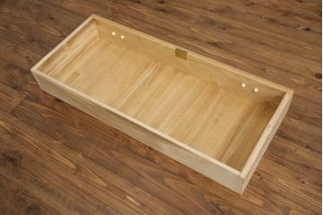 中古　国産　職人手造り　天板・脚または台輪リメイク　上品な佇まいが魅力の桐箪笥(桐たんす、並厚、和タンス、引き出し、衣装箪笥、収納箪笥)(R-070435)