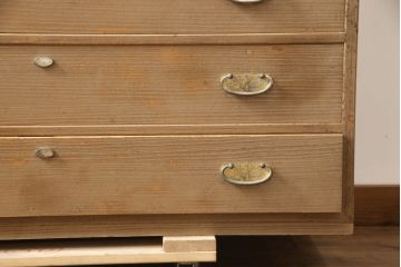 中古　国産　職人手造り　天板・脚または台輪リメイク　上品な佇まいが魅力の桐箪笥(桐たんす、並厚、和タンス、引き出し、衣装箪笥、収納箪笥)(R-070435)
