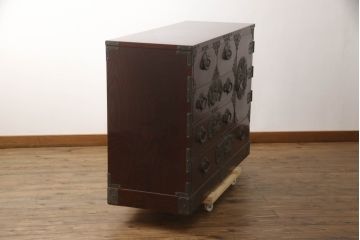中古　美品　岩谷堂箪笥　龍が施された手打ち金具が和の雰囲気を高める和タンス(和箪笥、収納箪笥、引き出し、サイドチェスト)(R-070437)