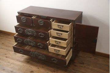 中古　美品　岩谷堂箪笥　龍が施された手打ち金具が和の雰囲気を高める和タンス(和箪笥、収納箪笥、引き出し、サイドチェスト)(R-070437)
