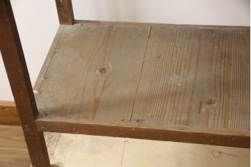 和製アンティーク　昭和レトロ　シンプルなデザインが取り入れやすい小振りの飾り棚(オープンラック、ブックシェルフ、本棚、陳列棚、ディスプレイラック)(R-070438)