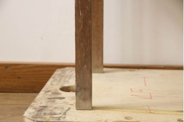 和製アンティーク　昭和レトロ　シンプルなデザインが取り入れやすい小振りの飾り棚(オープンラック、ブックシェルフ、本棚、陳列棚、ディスプレイラック)(R-070438)