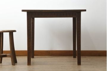 中古　伝統工芸　軽井沢彫り　咲き誇る桜の彫刻が美しいダイニングテーブル(作業台、食卓、2人掛け、二人掛け)(R-070439)