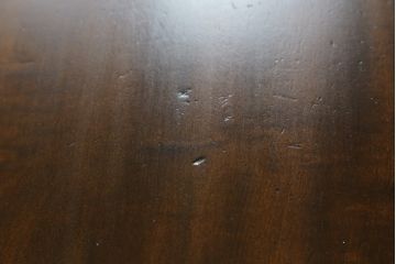 中古　伝統工芸　軽井沢彫り　咲き誇る桜の彫刻が美しいダイニングテーブル(作業台、食卓、2人掛け、二人掛け)(R-070439)