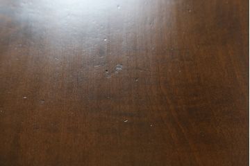 中古　伝統工芸　軽井沢彫り　咲き誇る桜の彫刻が美しいダイニングテーブル(作業台、食卓、2人掛け、二人掛け)(R-070439)