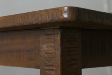 中古　伝統工芸　軽井沢彫り　咲き誇る桜の彫刻が美しいダイニングテーブル(作業台、食卓、2人掛け、二人掛け)(R-070439)