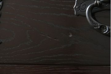 中古　欅産業　凝ったつくりの大振りの金具が目を惹く仙台箪笥サイドボード(サイドチェスト、ローチェスト、収納箪笥、衣装箪笥、引き出し)(R-070443)