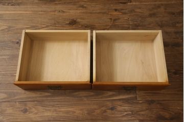 中古　横浜クラシック家具　ダニエル(daniel)　温もりを感じる色合いとクラシカルな佇まいが魅力のブックケース(本箱、収納棚、キャビネット、飾り棚)(R-070448)