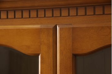 中古　横浜クラシック家具　ダニエル(daniel)　温もりを感じる色合いとクラシカルな佇まいが魅力のブックケース(本箱、収納棚、キャビネット、飾り棚)(R-070448)