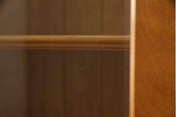中古　横浜クラシック家具　ダニエル(daniel)　温もりを感じる色合いとクラシカルな佇まいが魅力のブックケース(本箱、収納棚、キャビネット、飾り棚)(R-070448)