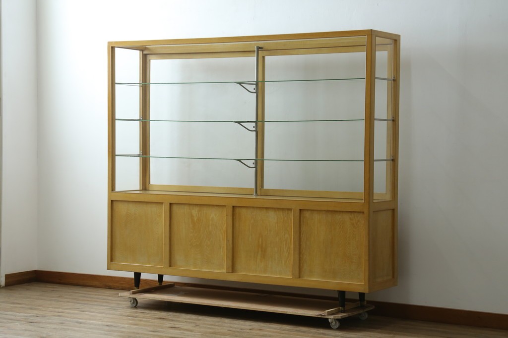 和製ビンテージ　美品　昭和レトロ　ナラ(楢)材の大振りな薄型ガラスケース　(R-070461)