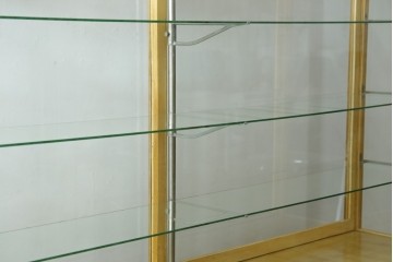 和製ビンテージ　美品　昭和レトロ　ナラ(楢)材の大振りな薄型ガラスケース　(R-070461)