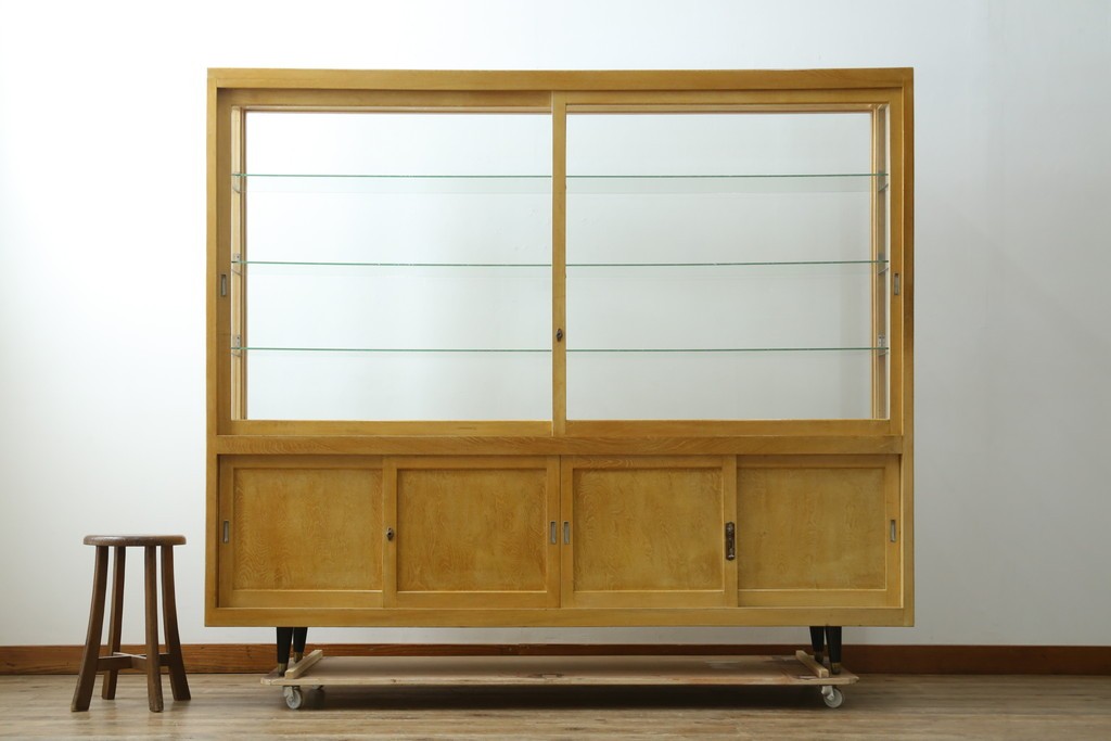 和製ビンテージ　美品　昭和レトロ　ナラ(楢)材の大振りな薄型ガラスケース　(R-070461)