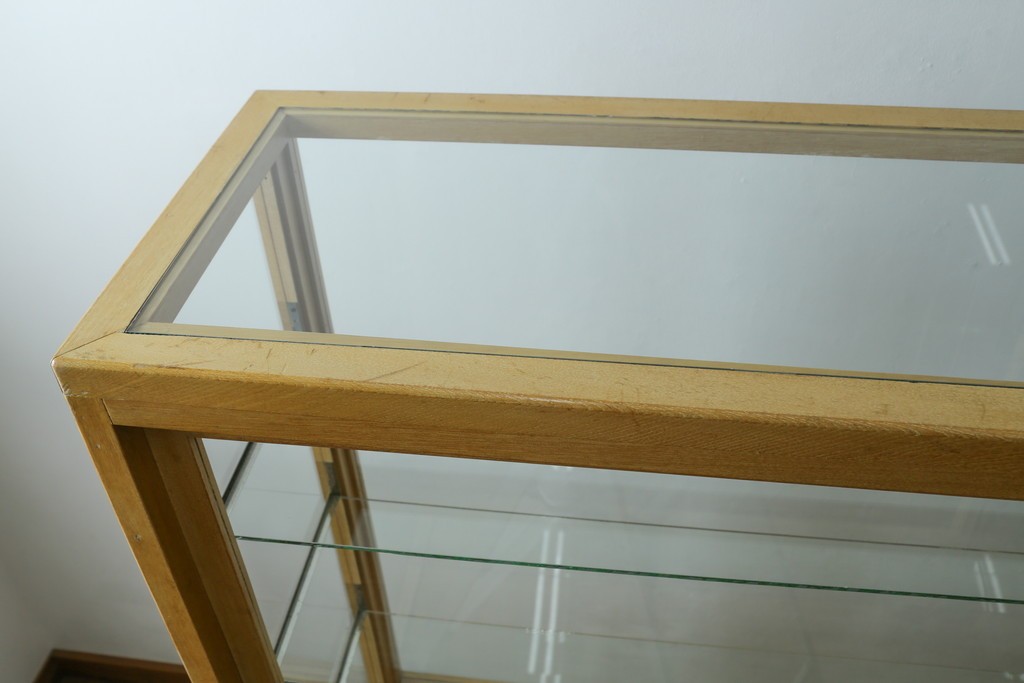 和製ビンテージ　美品　昭和レトロ　ナラ(楢)材の大振りな薄型ガラスケース　(R-070461)