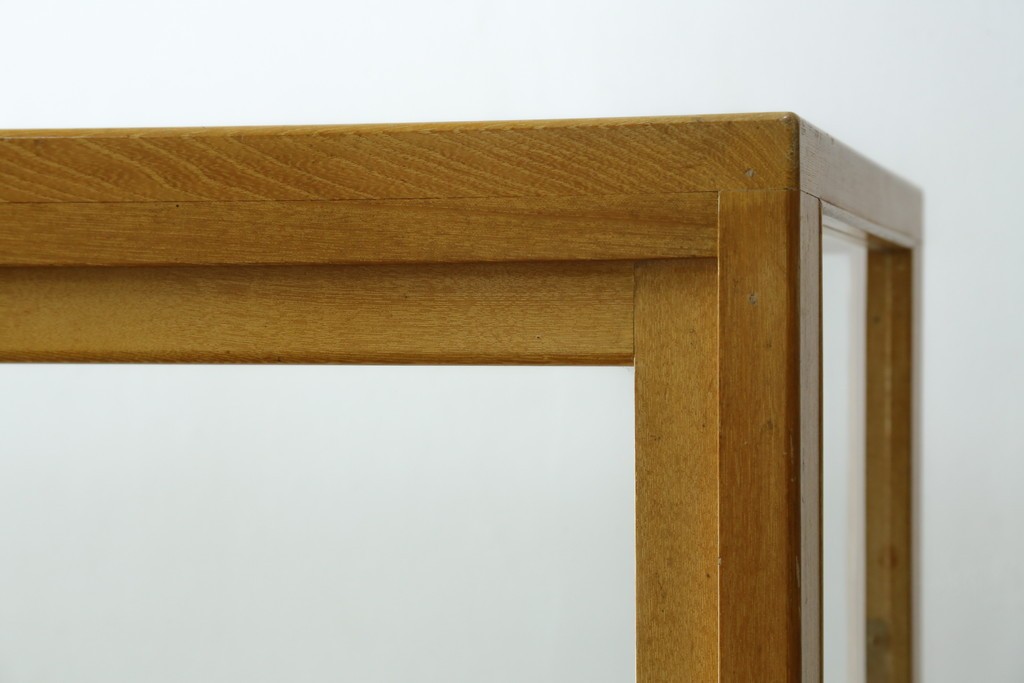 和製ビンテージ　美品　昭和レトロ　ナラ(楢)材の大振りな薄型ガラスケース　(R-070461)