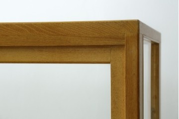 和製ビンテージ　美品　昭和レトロ　ナラ(楢)材の大振りな薄型ガラスケース　(R-070461)