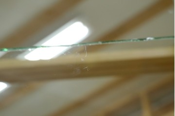 和製ビンテージ　美品　昭和レトロ　ナラ(楢)材の大振りな薄型ガラスケース　(R-070461)