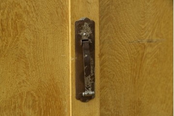 和製ビンテージ　美品　昭和レトロ　ナラ(楢)材の大振りな薄型ガラスケース　(R-070461)