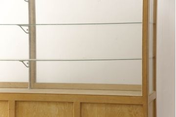 和製ビンテージ　美品　昭和レトロ　ナラ(楢)材の大振りな薄型ガラスケース(Gケース、ショーケース、コレクションケース、キャビネット、飾り棚、陳列棚、店舗什器、ヴィンテージ)(R-070461)