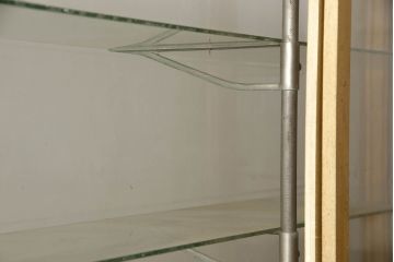 和製ビンテージ　美品　昭和レトロ　ナラ(楢)材の大振りな薄型ガラスケース(Gケース、ショーケース、コレクションケース、キャビネット、飾り棚、陳列棚、店舗什器、ヴィンテージ)(R-070461)