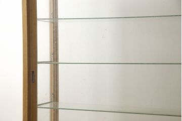 和製ビンテージ　美品　昭和レトロ　ナラ(楢)材の大振りな薄型ガラスケース(Gケース、ショーケース、コレクションケース、キャビネット、飾り棚、陳列棚、店舗什器、ヴィンテージ)(R-070461)