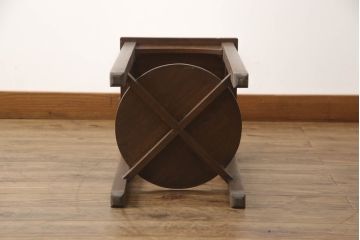 和製アンティーク　シンプルなデザインが使いやすいラワン材のサイドテーブル(飾り台、花台、エンドテーブル、ナイトテーブル)(R-070463)