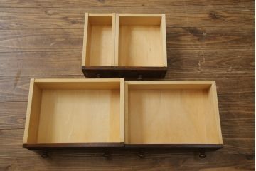 和製ビンテージ　北海道民芸家具　絶版品　赤みがかった色合いが魅力的な小引き出し(整理箱、小物収納、卓上収納、チェスト、ヴィンテージ)(R-070465)