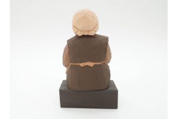 松澤登美雄作　アザレアギャラリー　思い出を切り取った様な温もりを感じる木彫り人形2体(彫刻、オブジェ、置物、夫婦人形、おじいちゃん、おばあちゃん)(R-070474)
