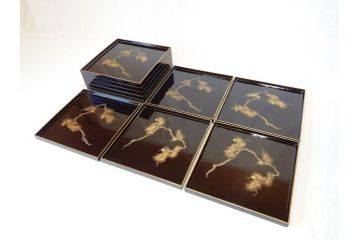 金蒔絵　木製　繊細に描かれた松の沈金が美しいお膳10枚セット(漆器、お盆、和食器)(R-070484)