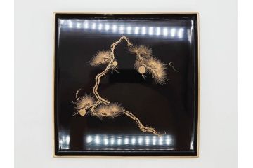 金蒔絵　木製　繊細に描かれた松の沈金が美しいお膳10枚セット(漆器、お盆、和食器)(R-070484)