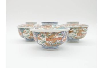 幕末〜明治期　伊万里　金彩　約13cm　4.3寸　華やかな色絵が食卓に彩を与える蓋付き茶碗3客セット(獅子、松竹、和食器、四寸三分)(R-070488)