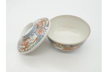 幕末〜明治期　伊万里　金彩　約13cm　4.3寸　華やかな色絵が食卓に彩を与える蓋付き茶碗3客セット(獅子、松竹、和食器、四寸三分)(R-070488)