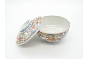 幕末〜明治期　伊万里　金彩　約14cm　4.4寸　華やかな色絵が食卓に彩を与える蓋付き茶碗3客セット(獅子、松竹、和食器、四寸四分)(R-070489)