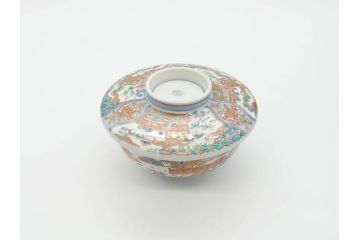 幕末〜明治期　伊万里　金彩　約14cm　4.4寸　華やかな色絵が食卓に彩を与える蓋付き茶碗3客セット(獅子、松竹、和食器、四寸四分)(R-070489)