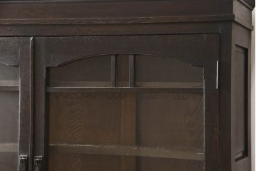 和製アンティーク　大正ロマン　ナラ(楢)材　レトロな佇まいが魅力的なキャビネット(食器棚、戸棚、収納棚、飾り棚、ブックケース、本箱)(R-070516)