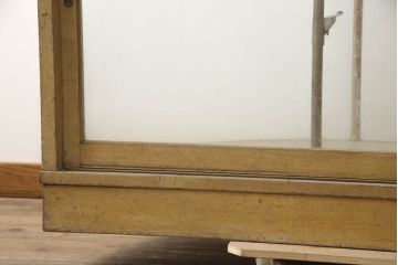 和製アンティーク　上手物!!　作りの良いRガラス入り　レトロな雰囲気漂うショーケース(ガラスケース、コーナーガラスケース、飾り棚、陳列棚、店舗什器、曲げガラス)(R-070517)