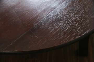 和製アンティーク　栓材　赤みがかった濃淡の木目が魅力の丸ちゃぶ台(折りたたみテーブル、座卓、ローテーブル)(R-070527)