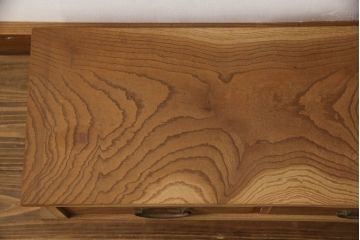 和製ビンテージ　未使用　新古品(中古品)　新潟産　職人手造り　総欅(ケヤキ)無垢材　珍しい無塗装品の置き床(置床、ローボード、テレビ台、テレビボード、収納棚、飾り台、ヴィンテージ)(R-070528)