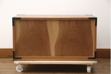 中古　竹をモチーフにした象嵌が美しいローチェスト(和箪笥、収納タンス、衣装たんす、引き出し、ローボード、テレビ台、テレビボード)(R-070529)