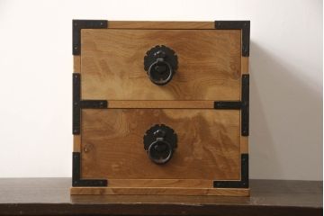 和製ビンテージ　未使用　新古品(中古品)　新潟産　職人手造り　総欅(ケヤキ)材　内部桐材　珍しい無塗装品の小引き出し(小物入れ、小物収納、卓上収納、ヴィンテージ)(R-070533)