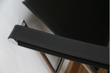 中古　Cassina(カッシーナ)　ル・コルビュジエ(Le Corbusier)　LC1　1 FAUTEUIL DOSSIER BASCULANT　機能性を追求したデザインが素敵なスリングチェア(アームチェア、バスキュランチェア、椅子、イス)(定価約53万円)(R-070544)