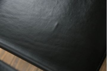 中古　Cassina(カッシーナ)　ル・コルビュジエ(Le Corbusier)　LC1　1 FAUTEUIL DOSSIER BASCULANT　機能性を追求したデザインが素敵なスリングチェア(アームチェア、バスキュランチェア、椅子、イス)(定価約53万円)(R-070544)